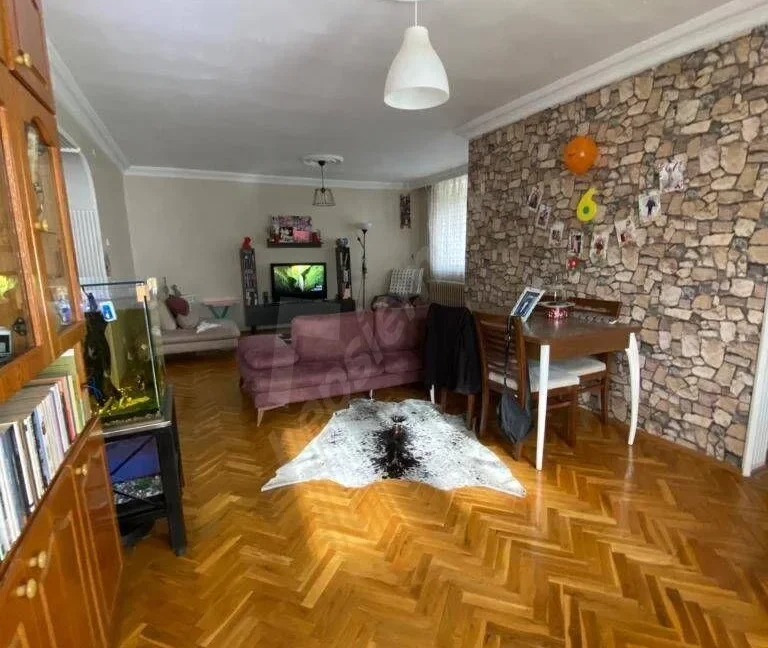 SALON 4